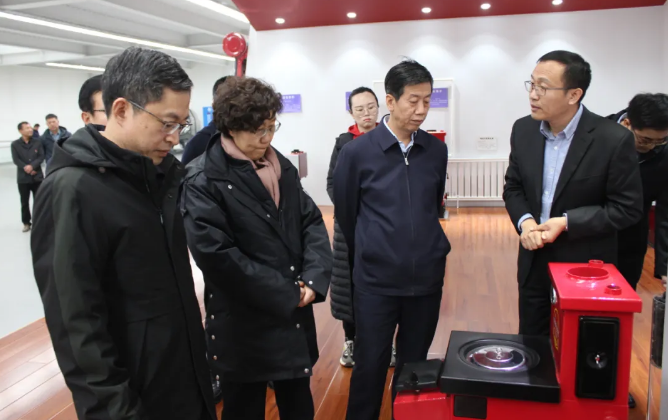 朔州市市委書記熊燕斌深入老萬山西生產(chǎn)基地調(diào)研考察