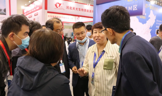 為蘭炭采暖爐代言 易暖閃耀2021暖博會(huì)