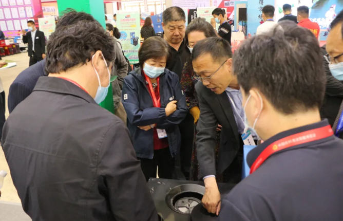 老萬(wàn)集團(tuán)閃耀2021暖博會(huì) 實(shí)力圈粉2