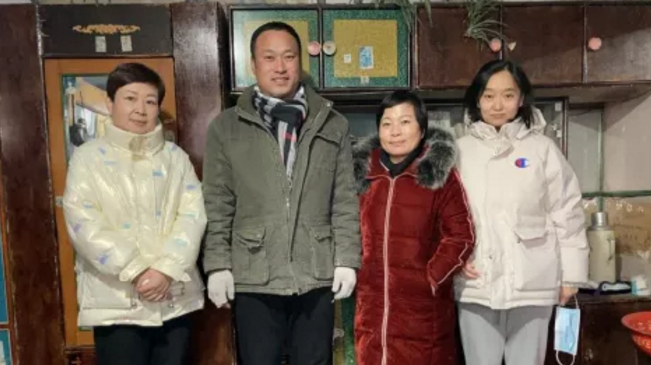 實地探訪了張同學的拍攝現場，并進行了入戶宣傳調研工作