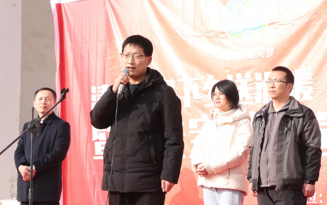 清潔爐具下鄉送溫暖活動，賈豁鄉黨委書記李曉波致辭
