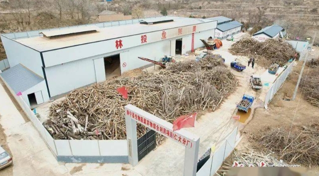 靜寧：生物質(zhì)燃料顆粒變廢為寶 助力鄉(xiāng)村振興 