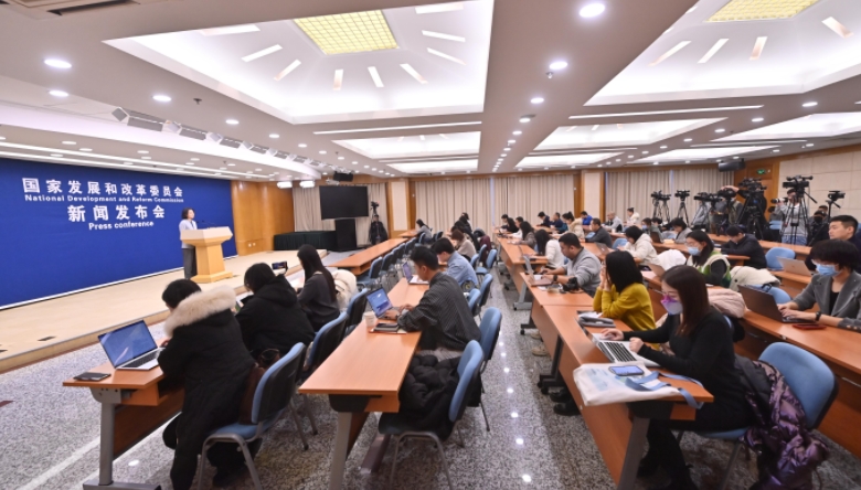 加強民生用能保障力度，落實安全生產(chǎn)責(zé)任，最大限度減少災(zāi)害影響，確保人民群眾安全溫暖過冬。